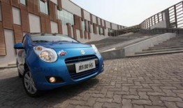 新款奥拓最新爆料图片视频,惊艳亮相，揭秘新款车型亮点与设计革新”